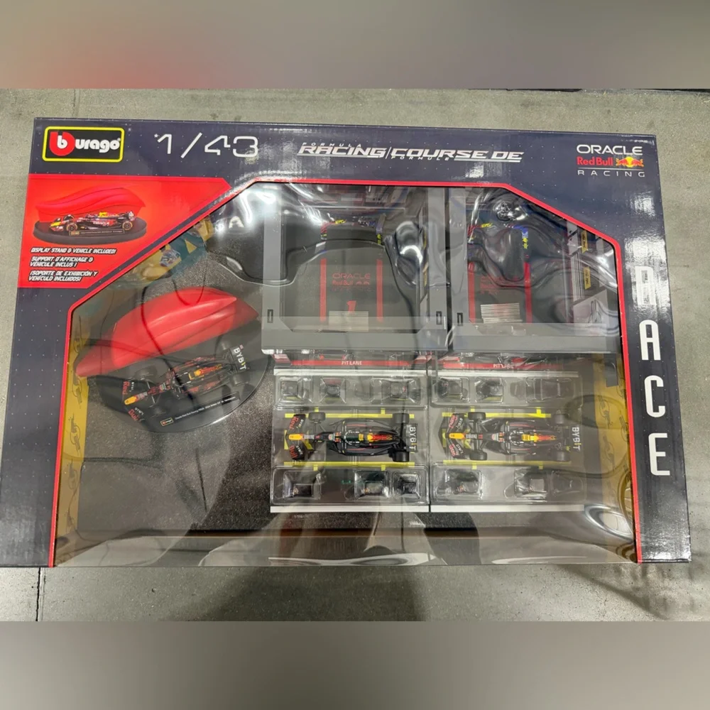 Bburago 1/43 Racing Course Set - Picture 1 of 4